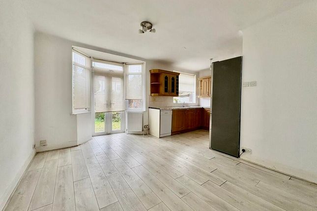 8, Ferrymead Drive, Greenford photo 2