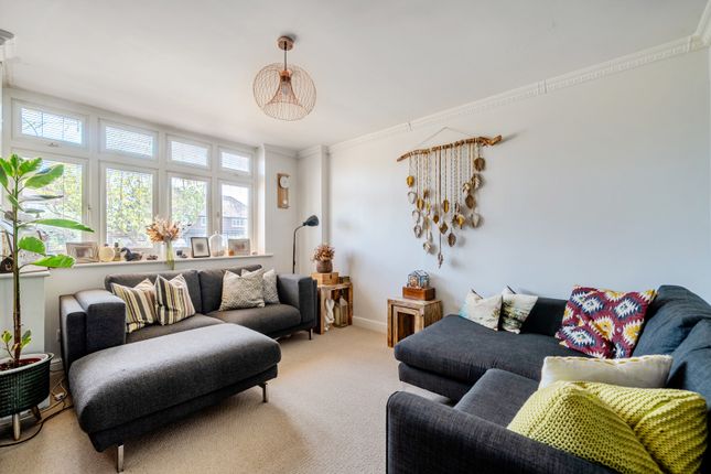 24, Dynevor Place, Guildford photo 4