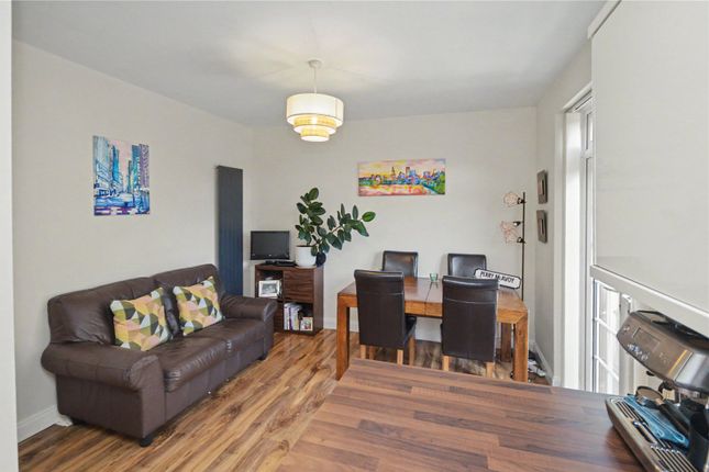 45, Grovehall Parade, West Yorkshire photo 4