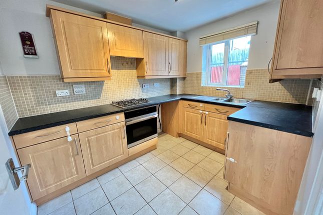10, Claytonia Close, Roborough photo 3