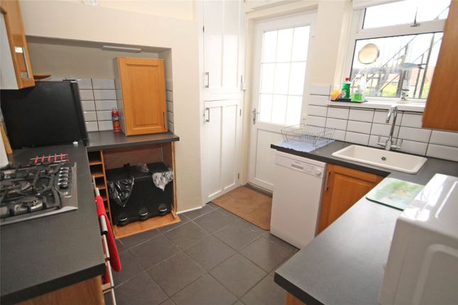 4A,, Cliff Crescent, Barton on Sea photo 4