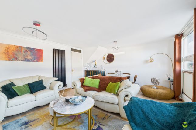 6, Draper Close, Belvedere photo 4