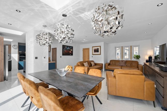 4, Haguewood Court, Barnsley photo 2