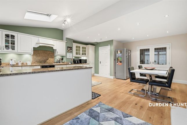 18 Marks Avenue, Ongar photo 4