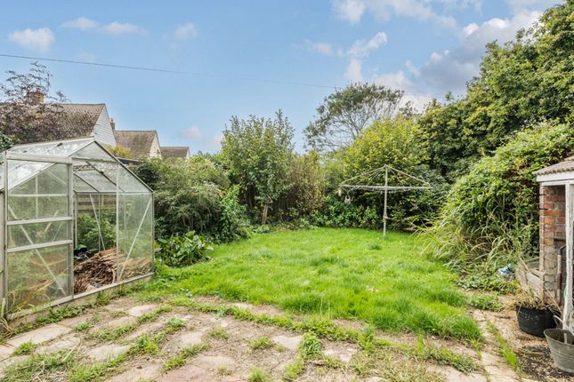 1 Farm Corner, Bognor Regis photo 2