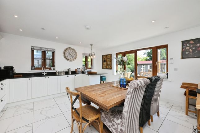 6, Iceni Rise, WARE photo 4