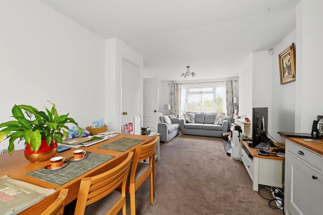 2, Abstacle Hill, Tring photo 4