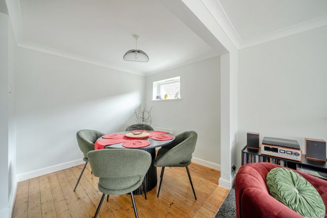 11, Woodhall Drive, Kirkstall, West Yorkshire photo 4