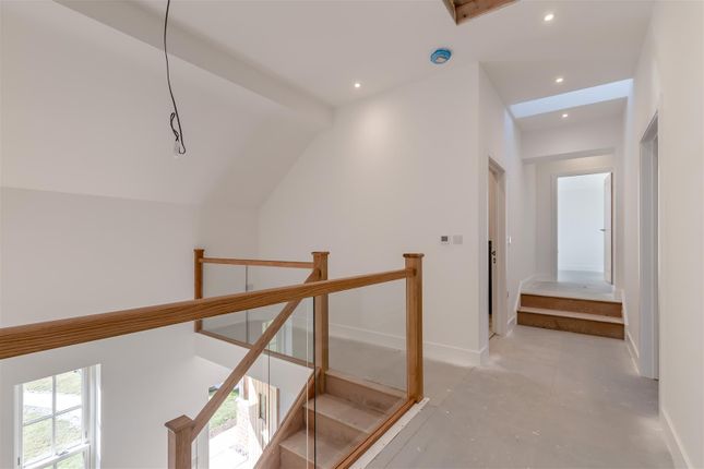 8639739-Interior24.Jpg