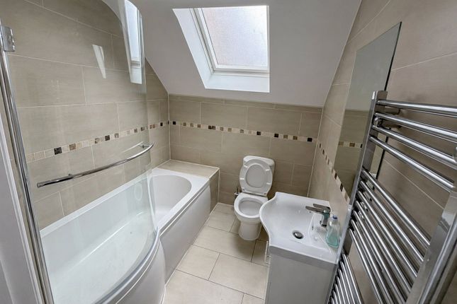 Flat 2,, 2A Dundee Road, Plaistow photo 4