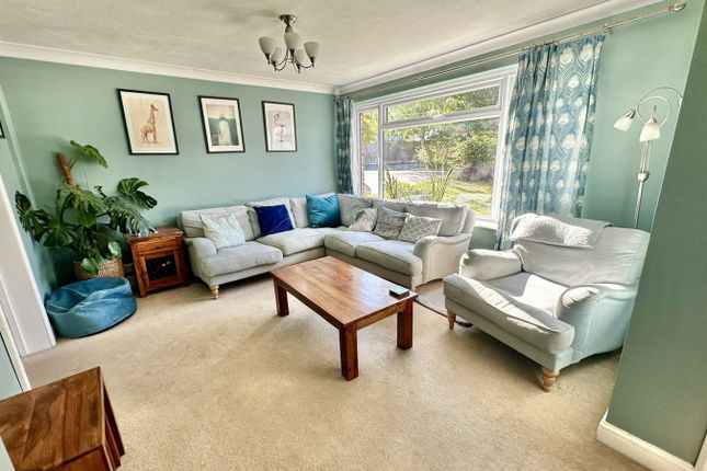 23, Mill Field, BAGSHOT photo 4