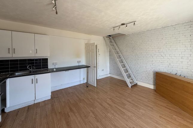 145A, High Street, Watford photo 2