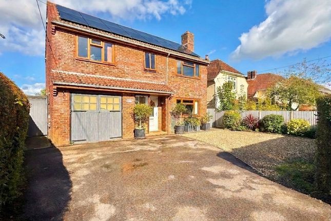 3-bed detached on The Haven Larch Avenue, Southampton, £499,950