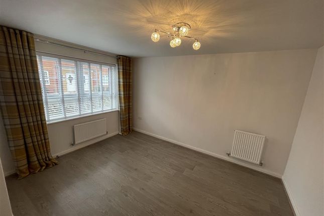 123, CWMBRAN photo 2