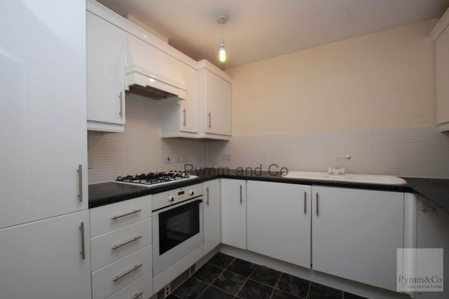 Flat 4 Robin Court, Queens Hill, Norwich photo 2