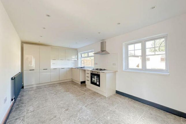 94 Rosslyn Road, Whitwick, Coalville, Leichester photo 4