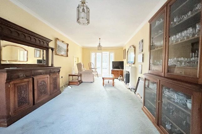 14, Kidmore Close, Bridport photo 3