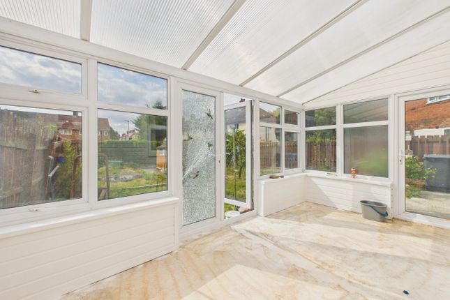 4 40TH Avenue, Hull, East Riding of Yorkshire photo 4