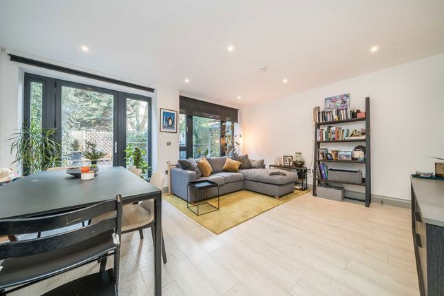 4, Indigo Square, Surbiton photo 4