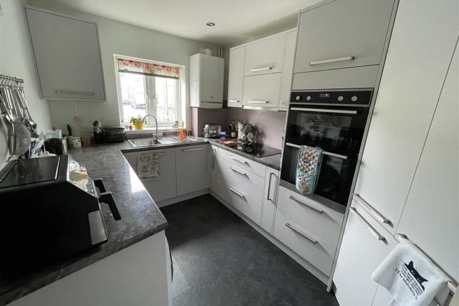 35, Oak Drive, Crewkerne photo 4