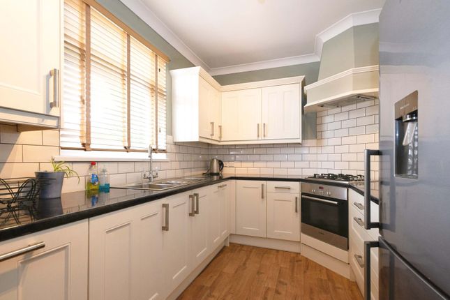 2 bed flat to rent in Cathedral Road, Pontcanna, Cardiff CF11