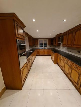Courtlands Drive, Watford photo 2