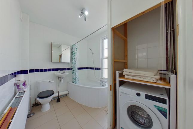 Room 2, 16, Mayfield Road, Gosport photo 5
