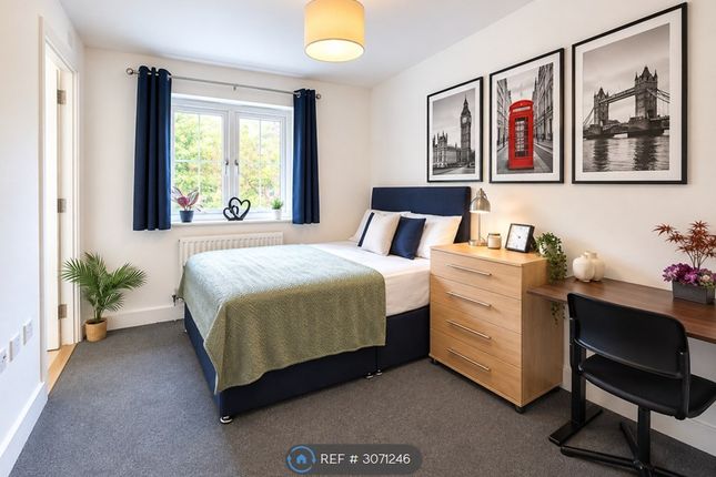 Claremont Grove, London photo 2