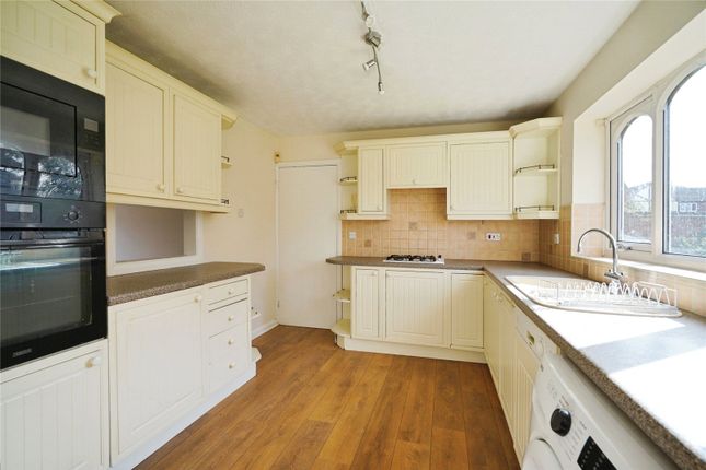 10, Castle Way, Leicestershire photo 2