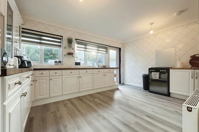 1, Elbow Meadow, Old Bath Road, Colnbrook photo 5