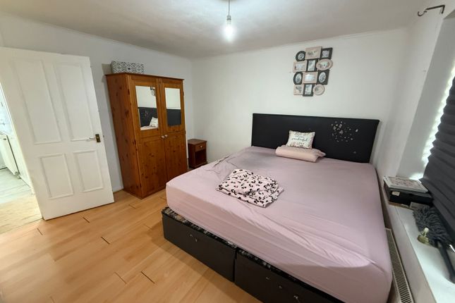 Flat 6, Cleveland Court,, Kent Avenue, london photo 3