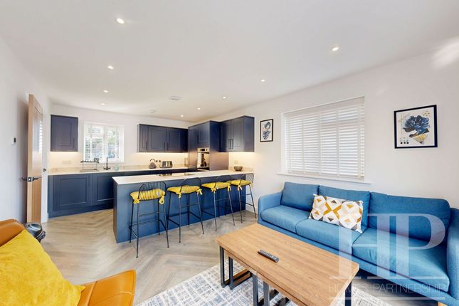 176a Crawley Road, Horsham photo 2