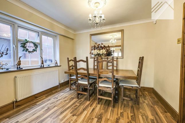 34 Griffin Avenue, Canvey Island photo 4