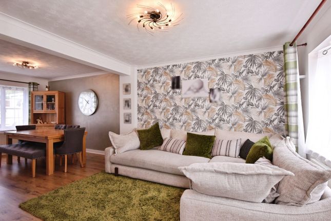 42, Millfields, Chelmsford photo 2