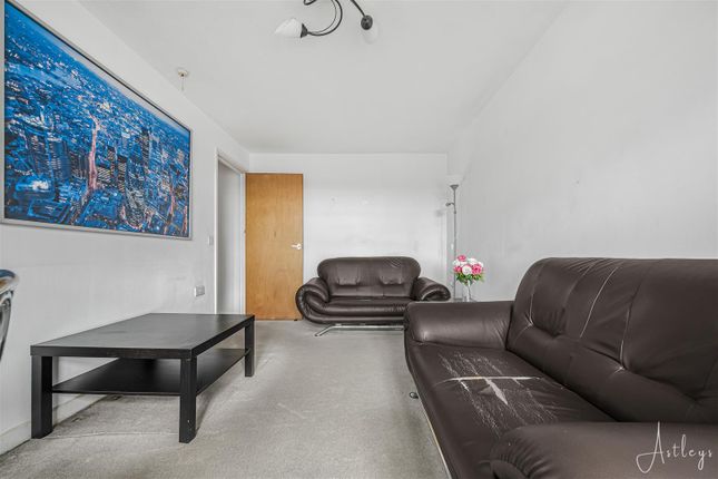Flat 28, Dumbarton House Court, Bryn Y Mor Crescent, Swansea photo 3