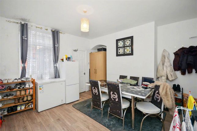 7, Highthorne View, Leeds photo 3