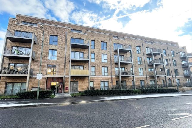 Thumbnail Flat to rent in Inglis Way, Mill Hill