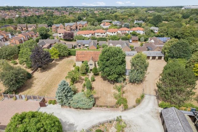 5-bed house on Little Loughton Manor, The Green, Loughton, Milton Keynes, £1,750,000