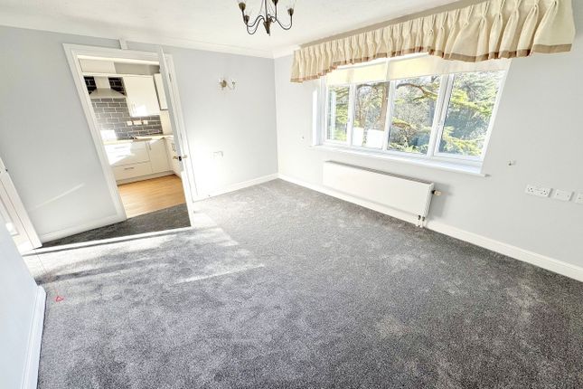 Thumbnail Flat for sale in 37 Lindsay Road, Poole