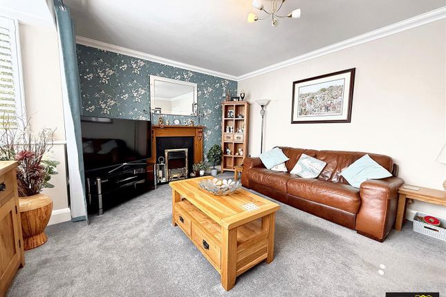 33, Alexandra Road, Weymouth photo 3