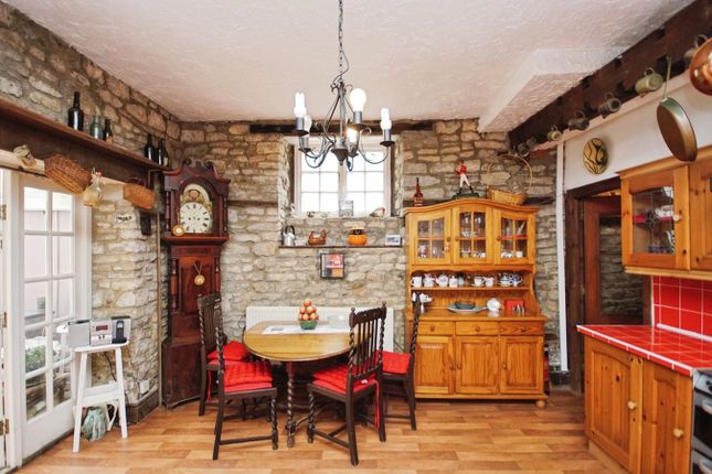 Coach House Mews, Market Street, Wotton-under-Edge photo 4