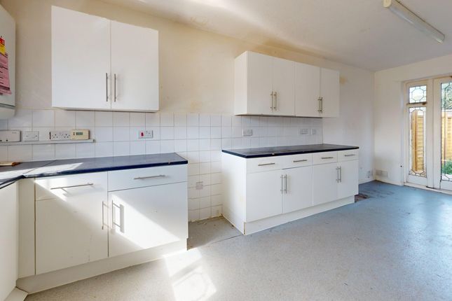 X, Longworth Close, Thamesmead photo 2