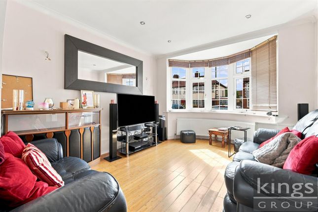 12, Westmoor Gardens, Enfield photo 4