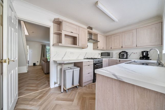 23, Chapel Wood, Longfield photo 4