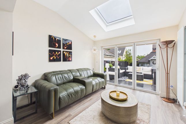 156d Glasgow Road, Glasgow photo 3