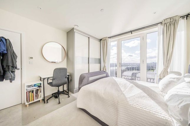 Flat 111, Hawfinch House, 1, Moorhen Drive, London photo 4