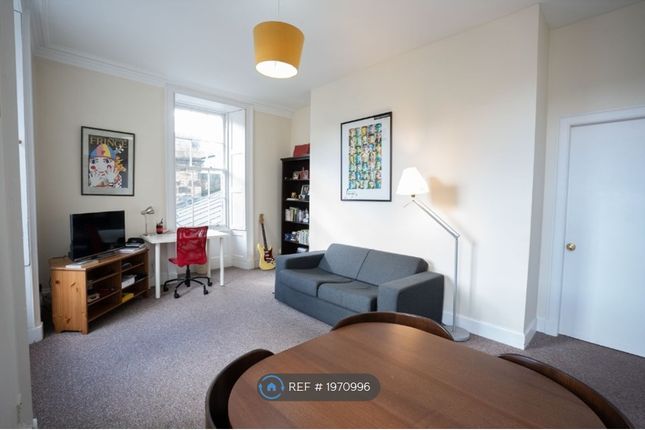 Flat to rent in High Street, Edinburgh