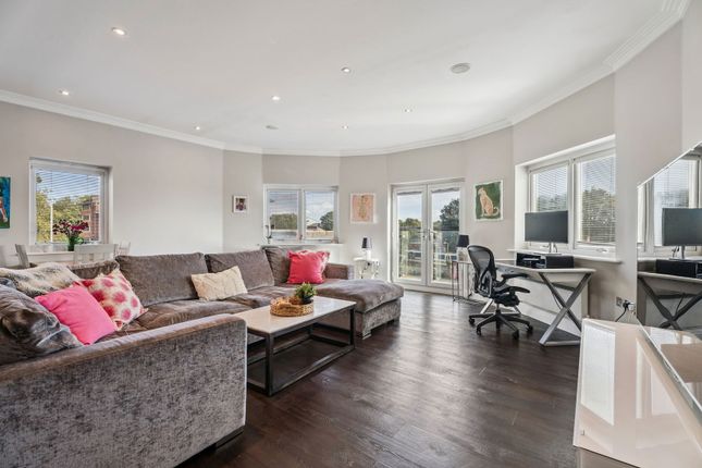 Exchange Mansion,14, Victoria Close, Rickmansworth photo 2