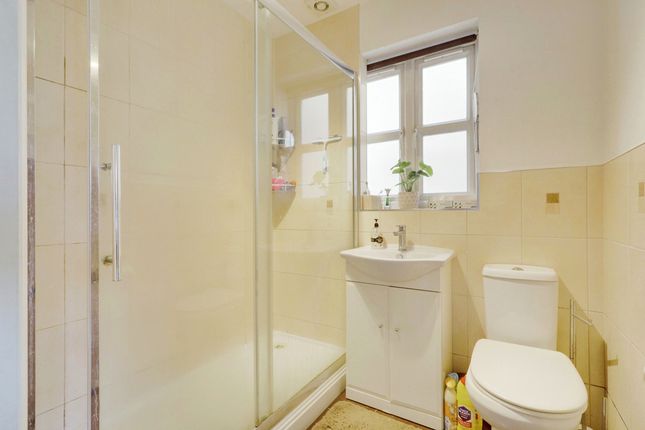 Flat for sale in Rayleigh Road, Benfleet
