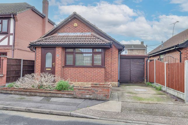Bungalow for sale in Komberg Crescent, Canvey Island